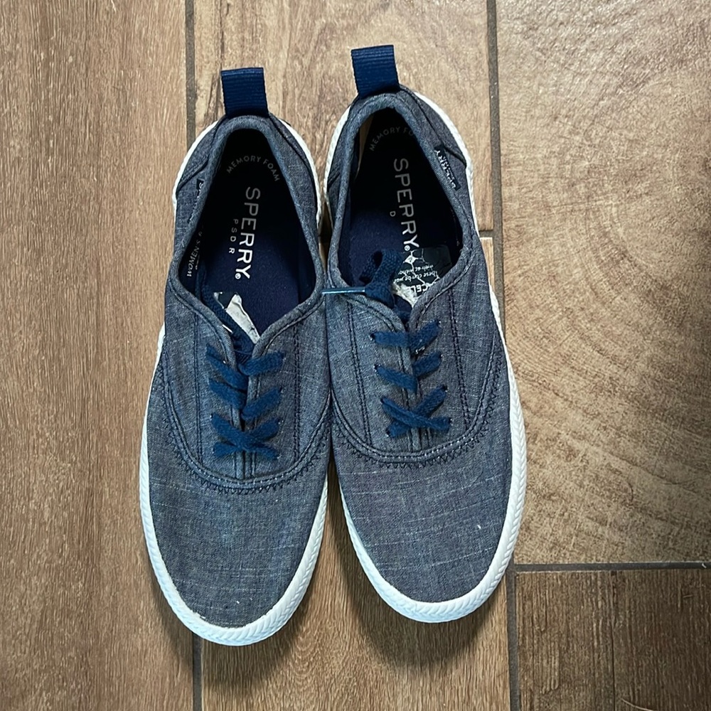 Blue sperry tennis shoes size 6.5m in good used condition